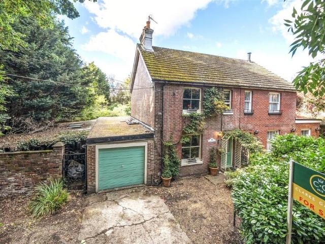 House for sale in Lindford, East Hampshire