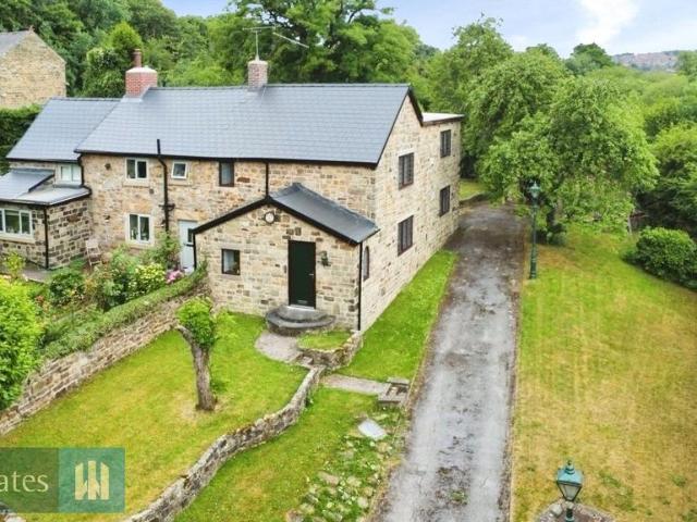 House for sale in Hemingfield, South Yorkshire