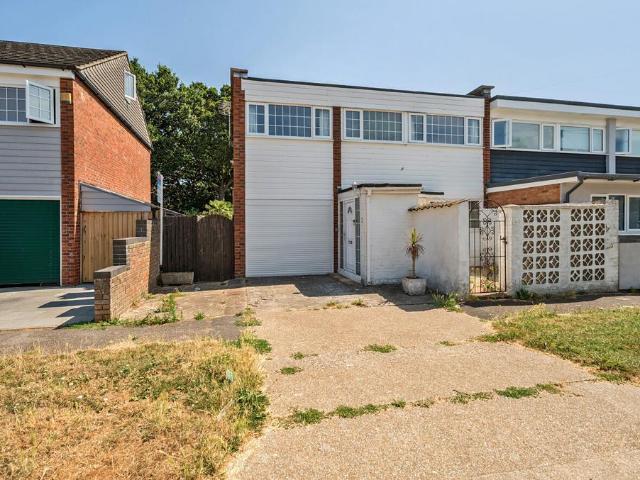 House for sale in Rowner, Middlecroft