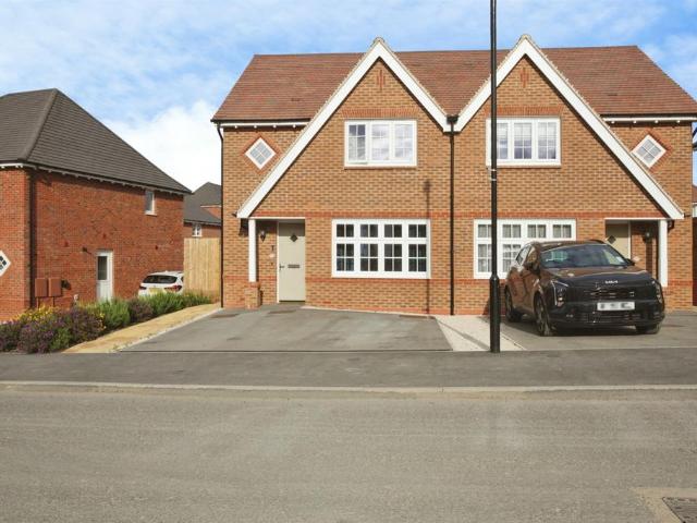 House for sale in Houlton, New Bilton