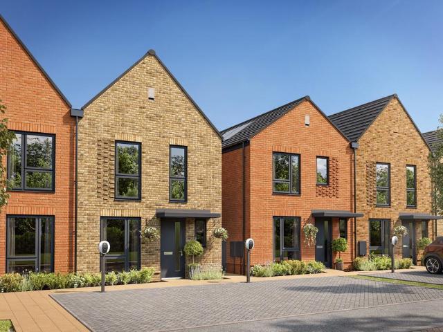 House for sale in Houghton Regis, Isle Of Man