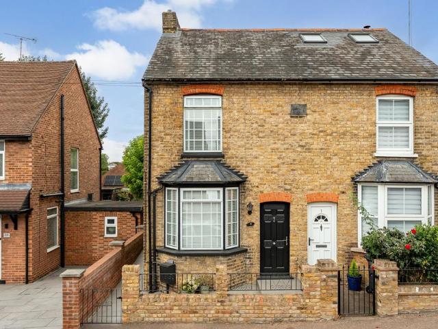 House for sale in Kings Hill, Colliers End