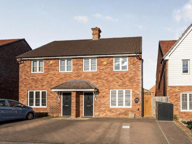 House for sale in Woodley