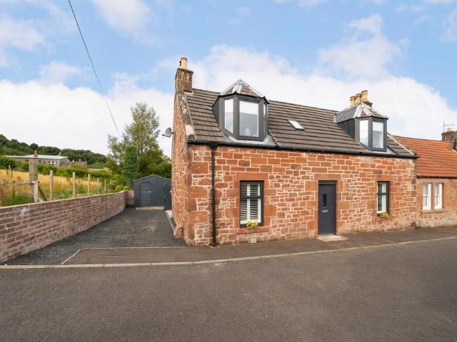 House for sale in Strathmiglo, Scotland