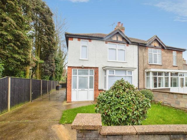 House for sale in Huthwaite, East Midlands