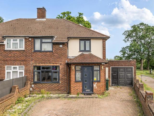 House for sale in Carpenders Park, Three Rivers
