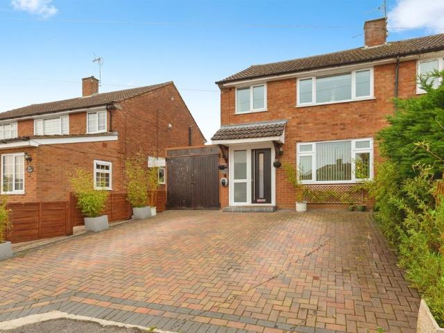 House for sale in Leighton-Linslade, Leighton Buzzard