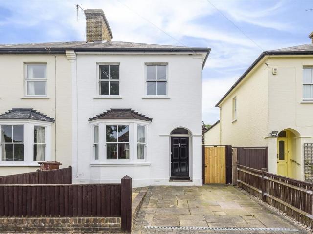 House for sale in Woodcote, Epsom
