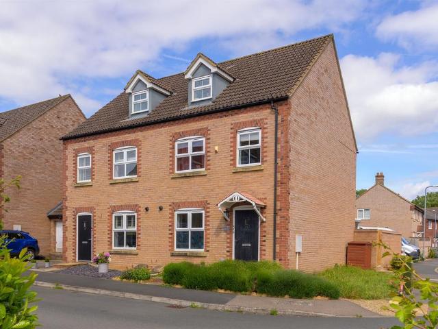 House for sale in Burton Latimer