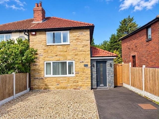House for sale in Churwell, West Yorkshire