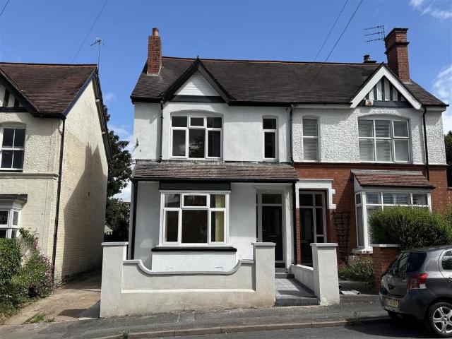 House for sale in Goldthorn Hill, Penn