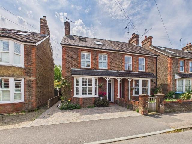 House for sale in Highwood, Horsham
