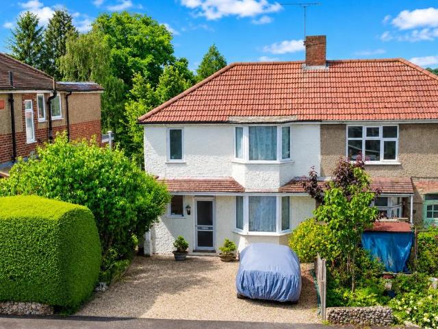 House for sale in Bennetts End, Pouchen End