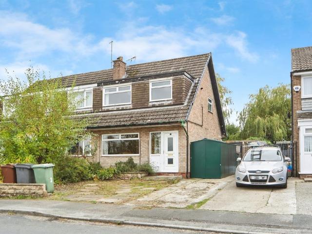 House for sale in Westfield, Guiseley