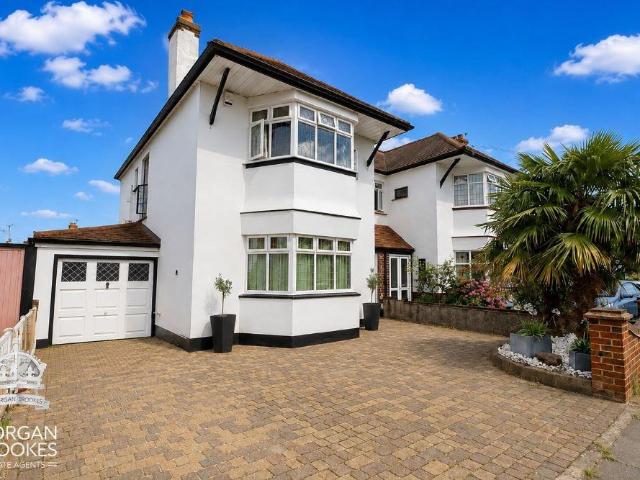 House for sale in Alton Barnes, Essex