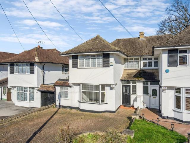 House for sale in Carpenders Park, Three Rivers