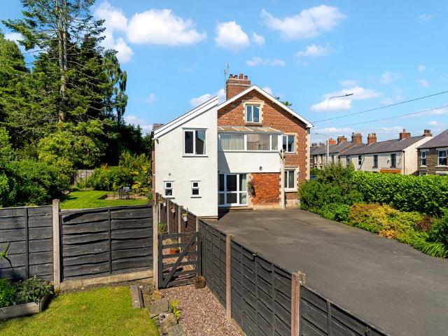 House for sale in Disley