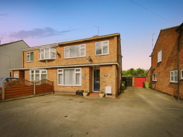 House for sale in Green Close, Warwickshire