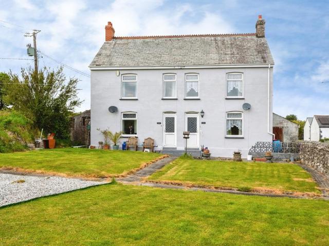 House for sale in Hallaze, Scredda