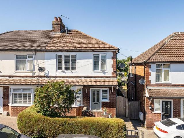 House for sale in Southborough, Sandown Park