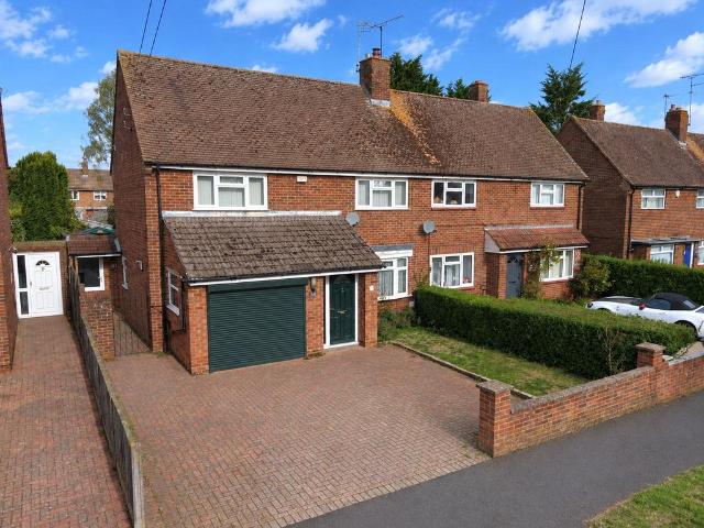 House for sale in Fancott, Toddington