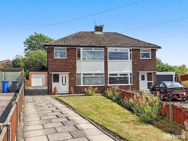 House for sale in Shell Green, Widnes