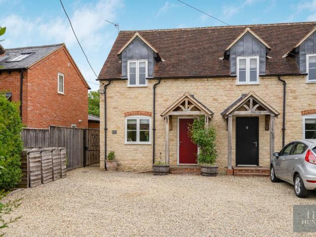 House for sale in Tiddington-with-Albury, Berrick Salome