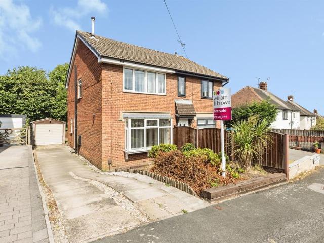 House for sale in Churwell, West Yorkshire