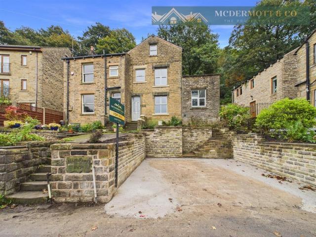 House for sale in Dale, Oldham