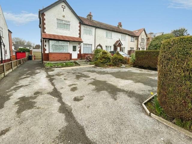 House for sale in Over Hulton, Lee Bank