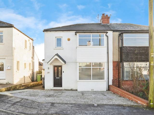 House for sale in Rufford Park, Yeadon