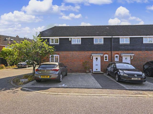 House for sale in Aston Clinton, Buckinghamshire