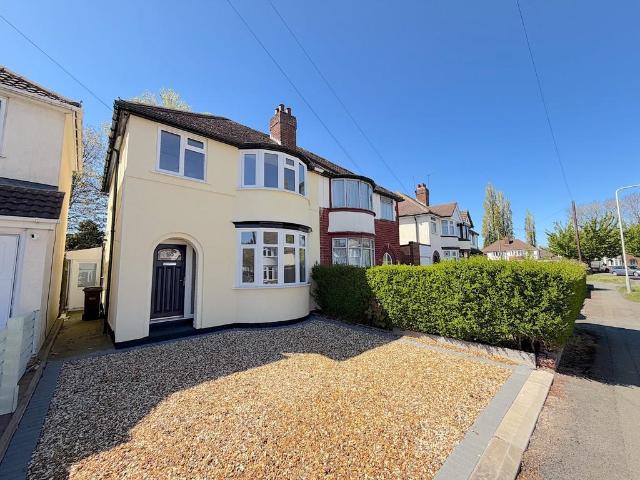House for sale in Wood End, Park Village