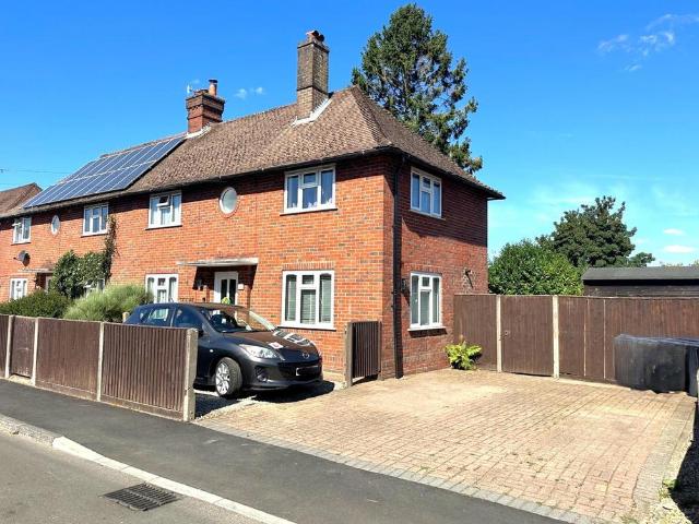 House for sale in Fole, Surrey