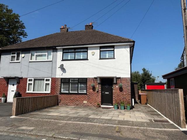 House for sale in Roe Green, Salford