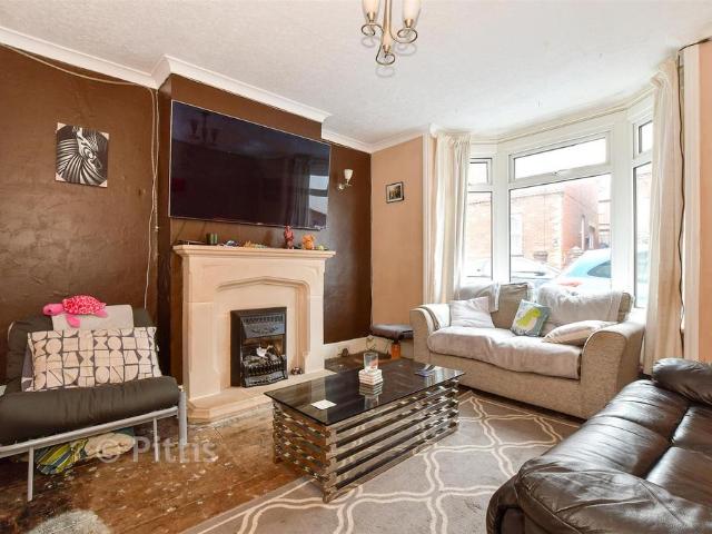 House for sale in Oakfield, Ryde