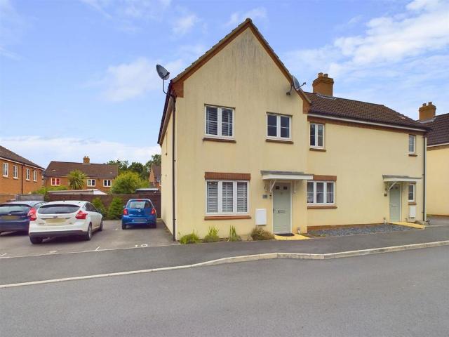 House for sale in Kingsway, Gloucester