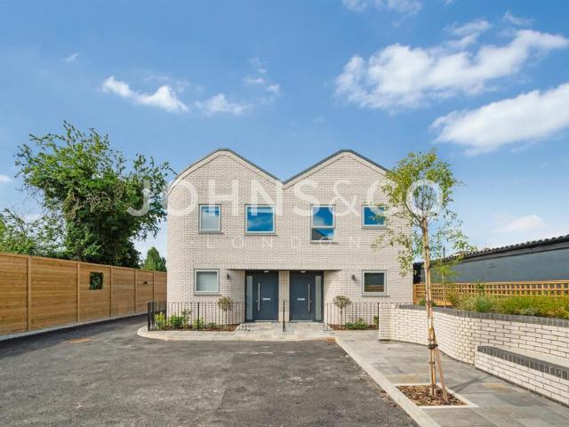 House for sale in London Borough of Hounslow, Spring Grove