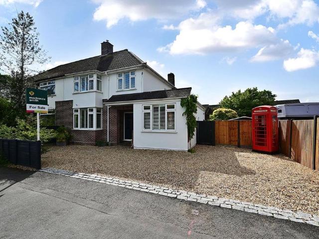 House for sale in The Crescent, Farnborough