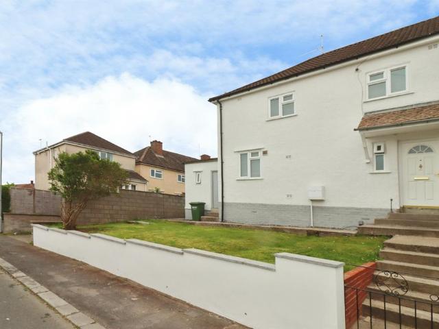 House for sale in Kingswood