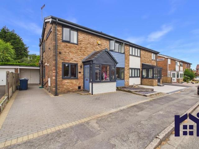 House for sale in Roby Mill, Lancashire