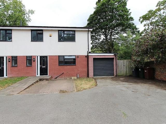 House for sale in Clifton, South Yorkshire