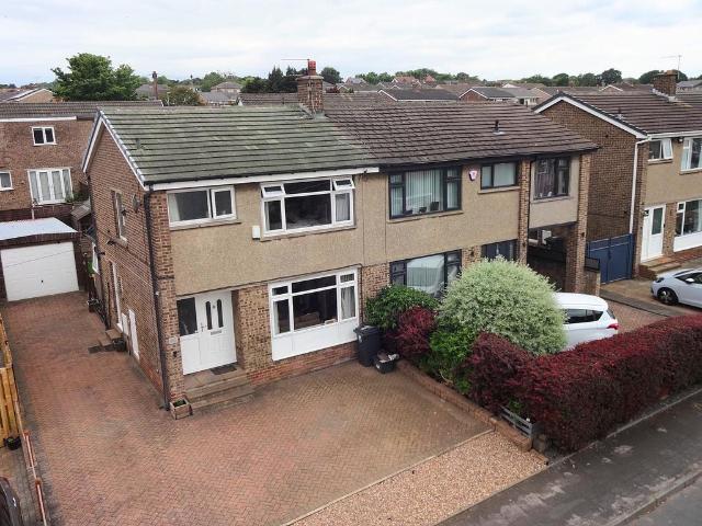 House for sale in Woodhouse, Brighouse