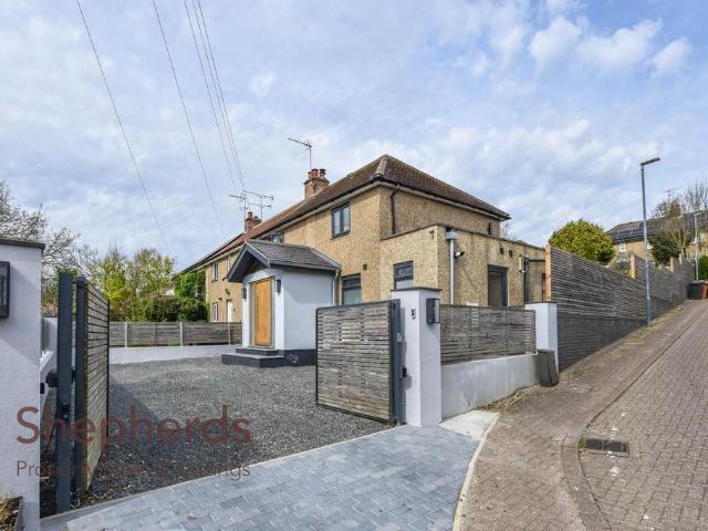 House for sale in Hertford, Colliers End