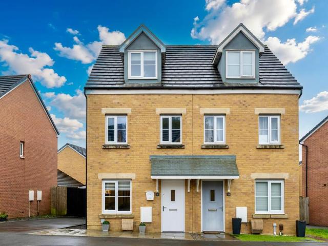 House for sale in Gorseinon, Wales