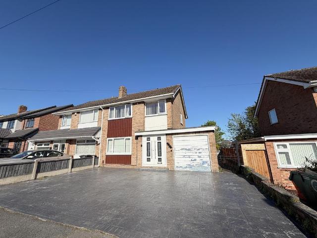 House for sale in Goldthorn Hill, West Midlands