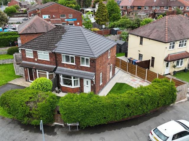 House for sale in Higher Irlam, Salford