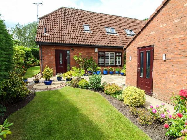 House for sale in Oxclose, Washington