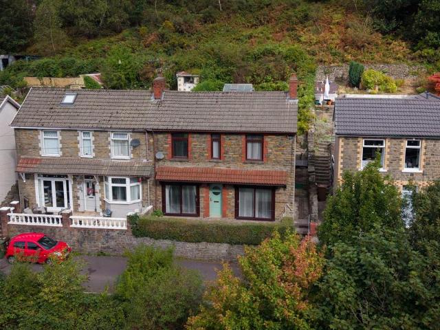 House for sale in Hafodyrynys, Crumlin