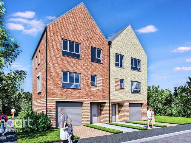 House for sale in Laindon, Essex